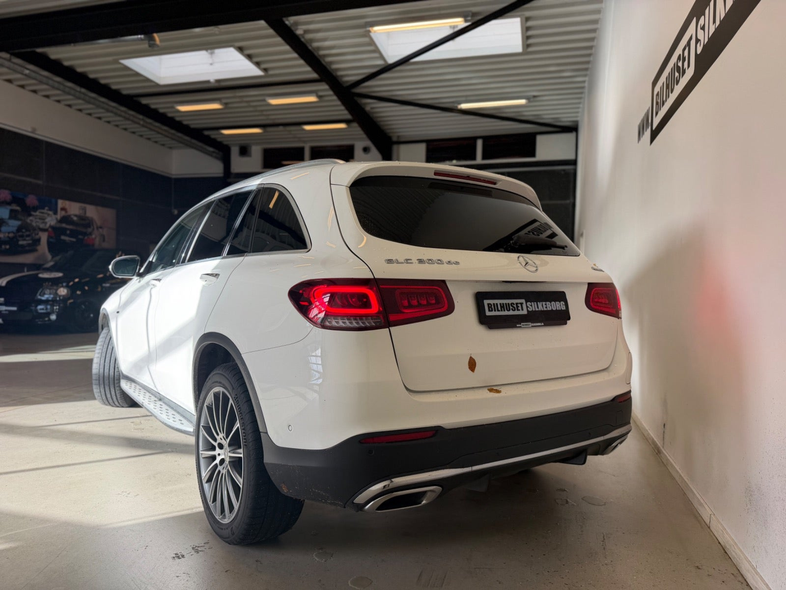 Hvid Mercedes GLC300 de fra 2021