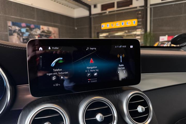 Hvid Mercedes GLC300 de fra 2021