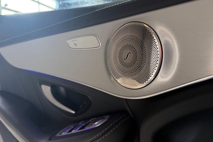 Hvid Mercedes GLC300 de fra 2021