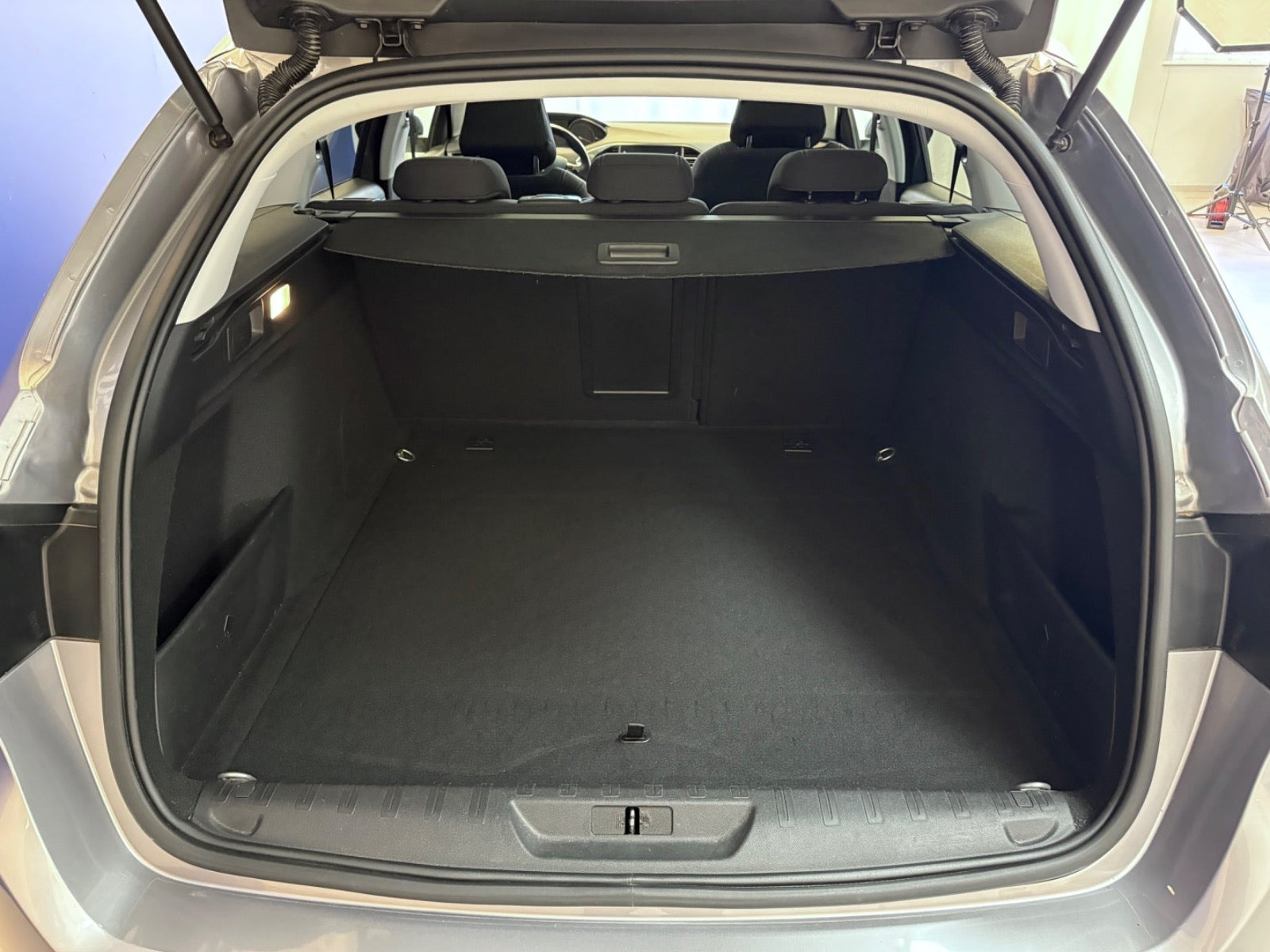 Sølv Peugeot 308 fra 2019
