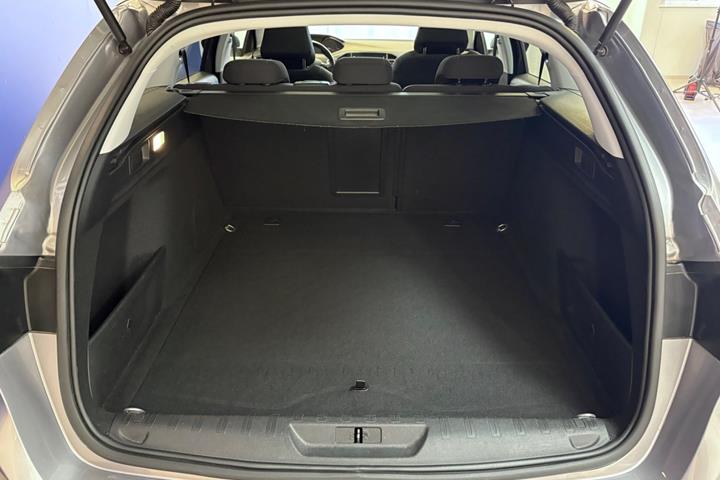 Sølv Peugeot 308 fra 2019