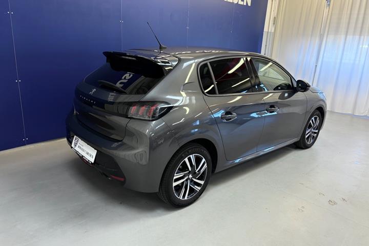 Grå Peugeot 208 fra 2022