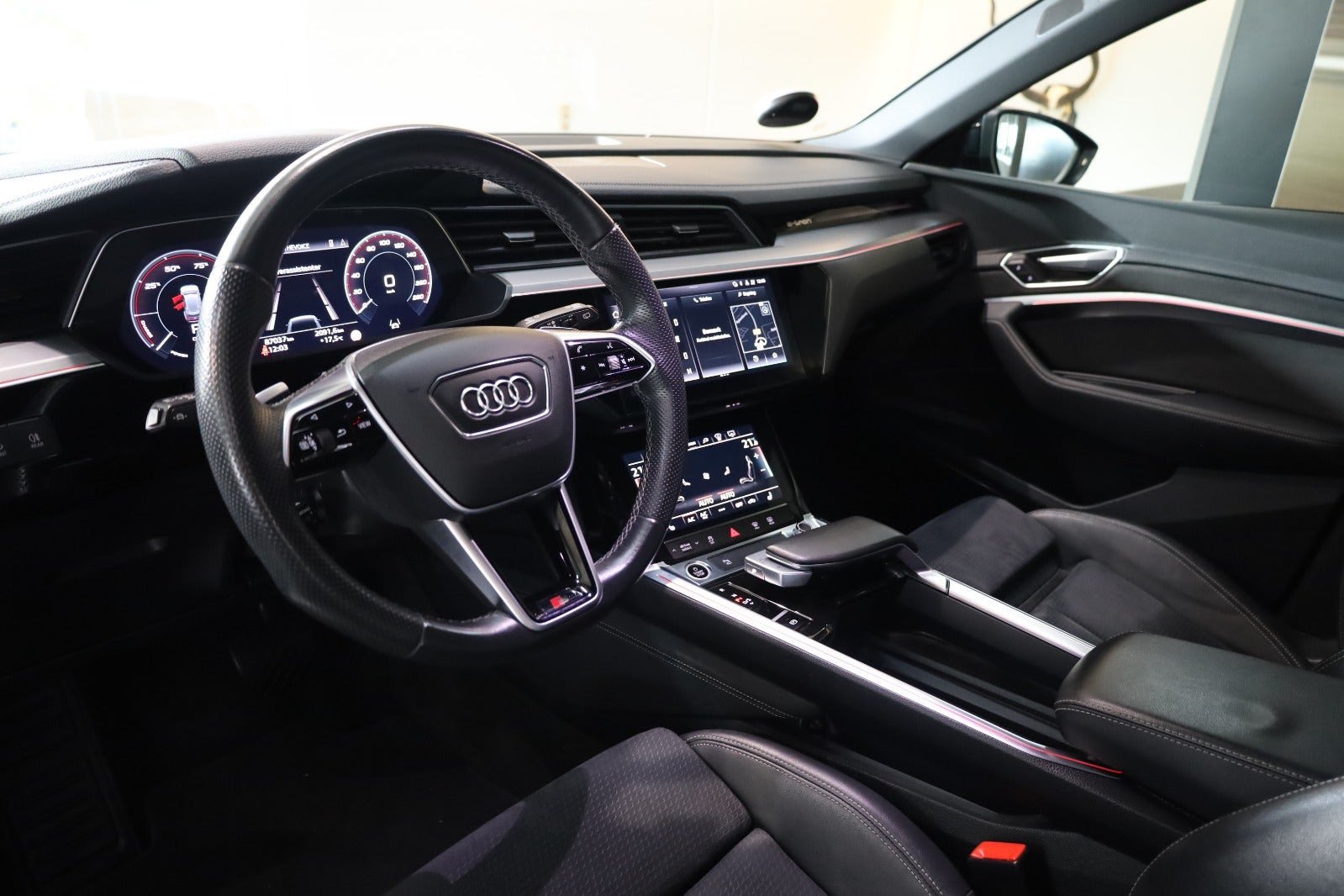 Blå Audi e-tron fra 2022