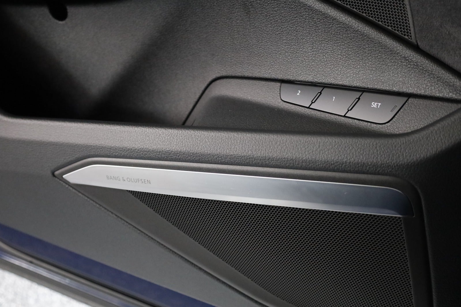 Blå Audi e-tron fra 2022