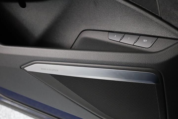 Blå Audi e-tron fra 2022