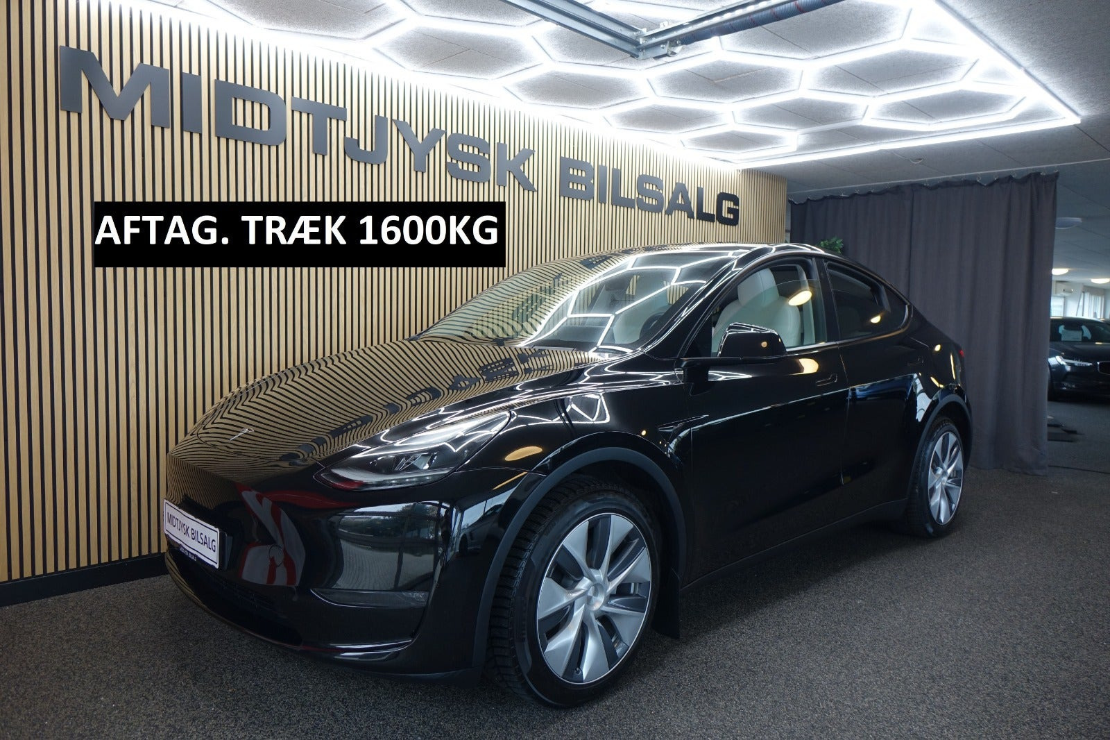 Tesla Model Y Long Range AWD