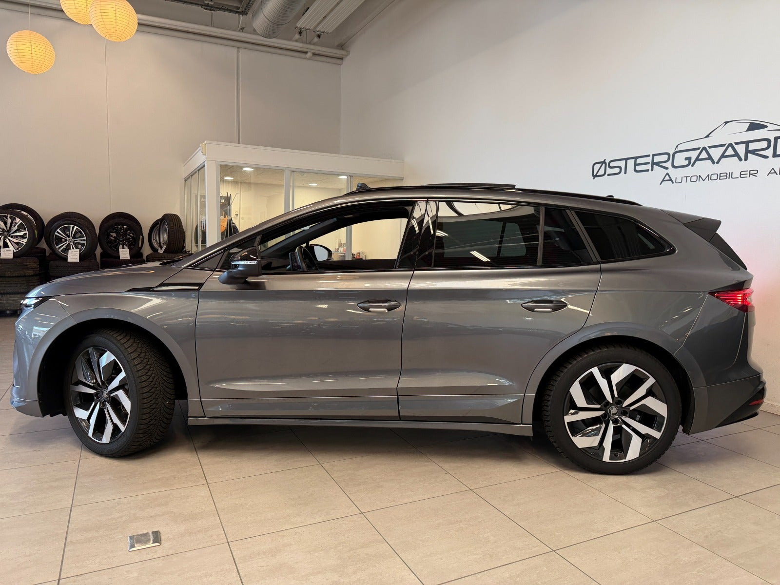 Grå Skoda Enyaq fra 2026