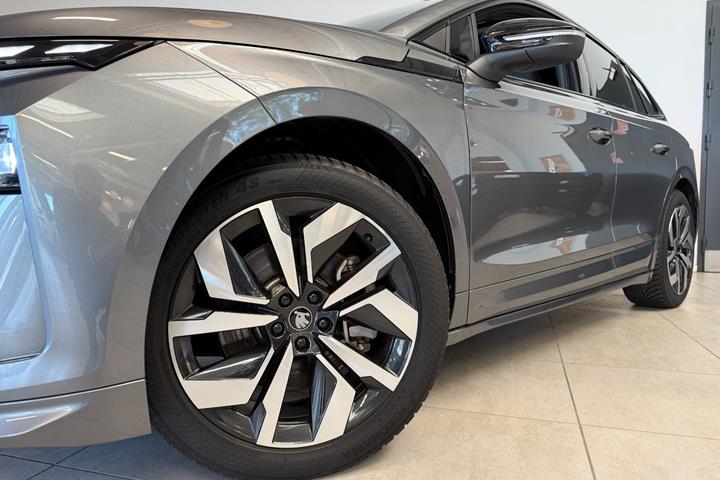 Grå Skoda Enyaq fra 2026