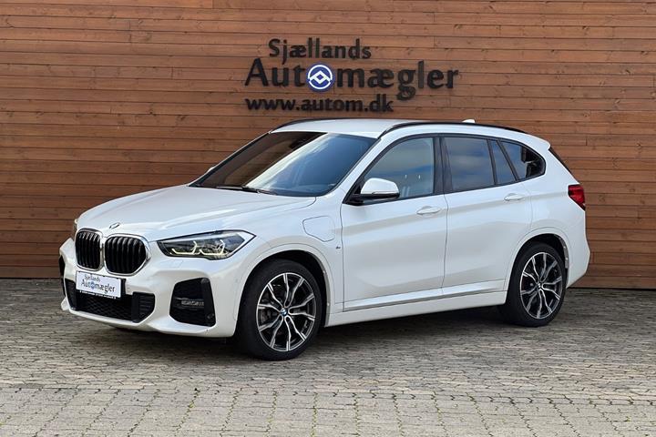 undefined BMW X1 fra 2021 set udefra
