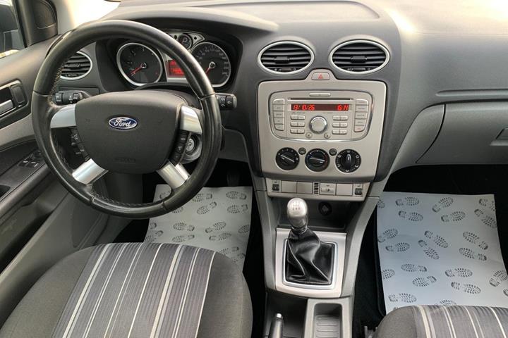 Sort Ford Focus fra 2008