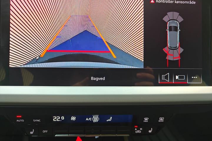 Grå Audi Q4 e-tron fra 2024