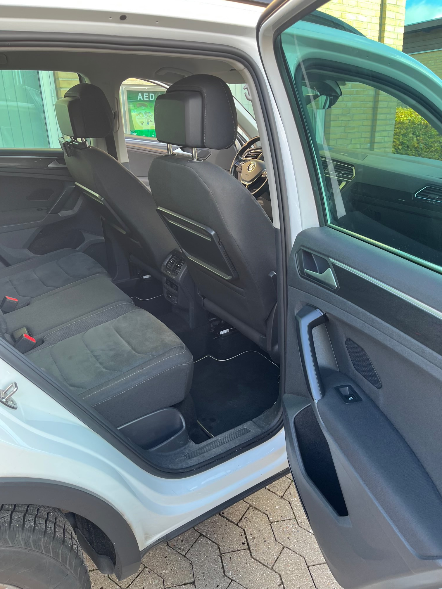 Hvid VW Tiguan fra 2018