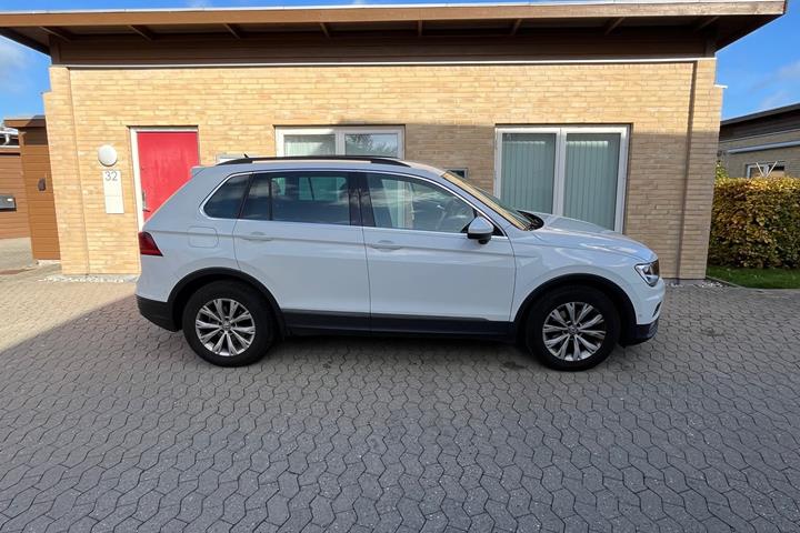 Hvid VW Tiguan fra 2018