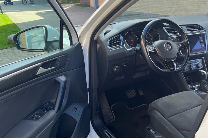 Hvid VW Tiguan fra 2018
