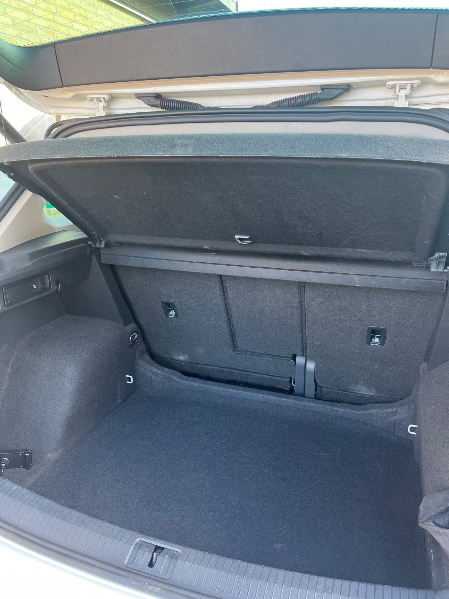 Hvid VW Tiguan fra 2018