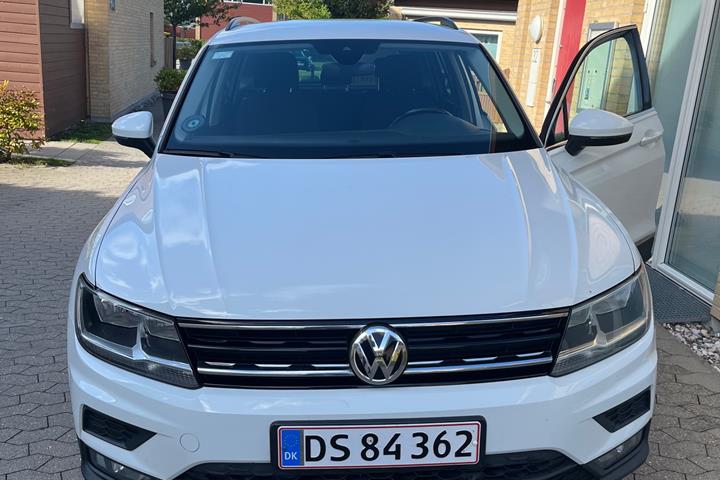 Hvid VW Tiguan fra 2018