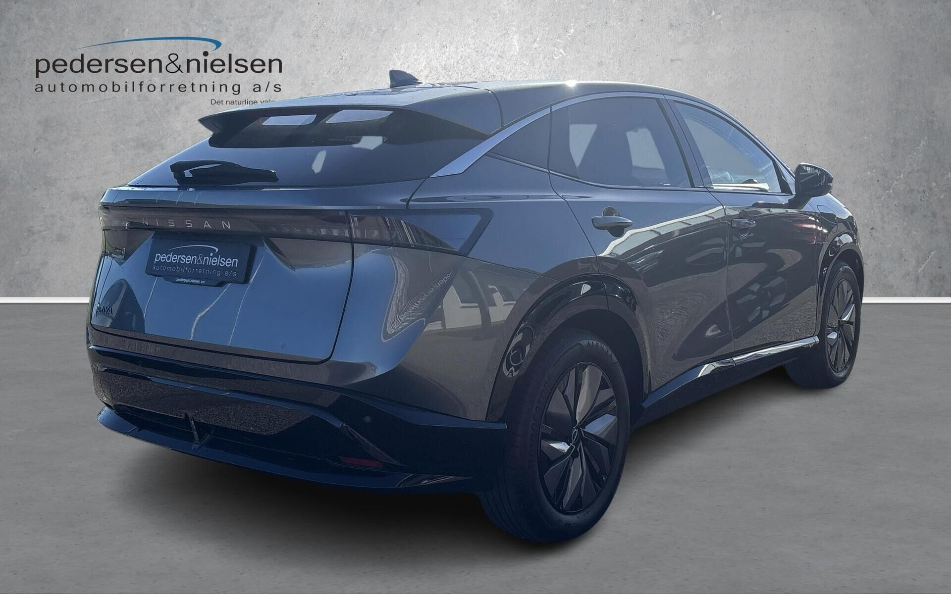 Grå Nissan Ariya fra 2026