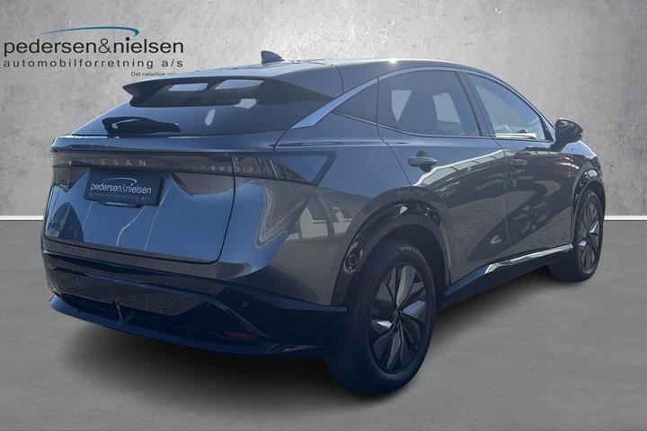 Grå Nissan Ariya fra 2026