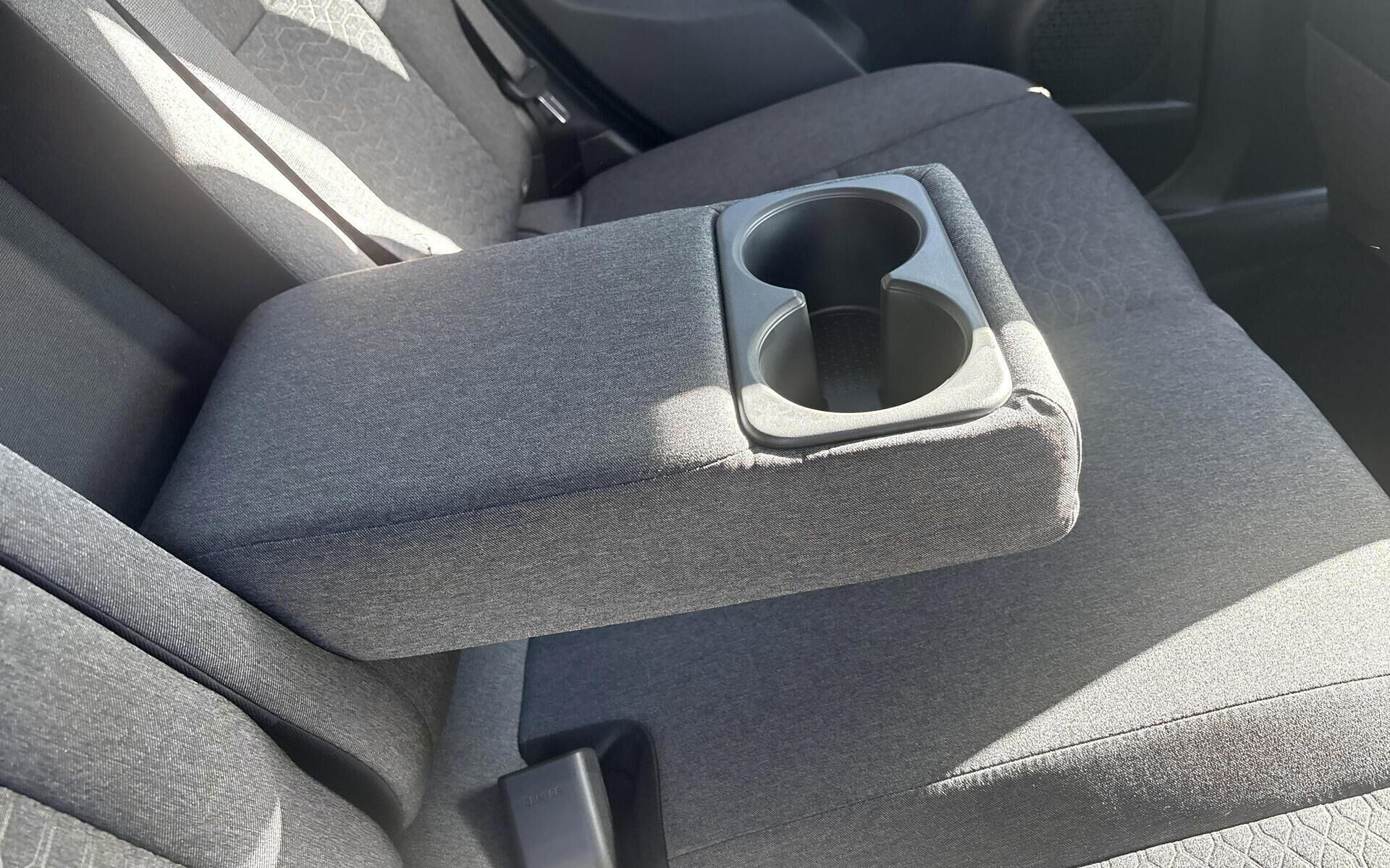 Grå Nissan Ariya fra 2026