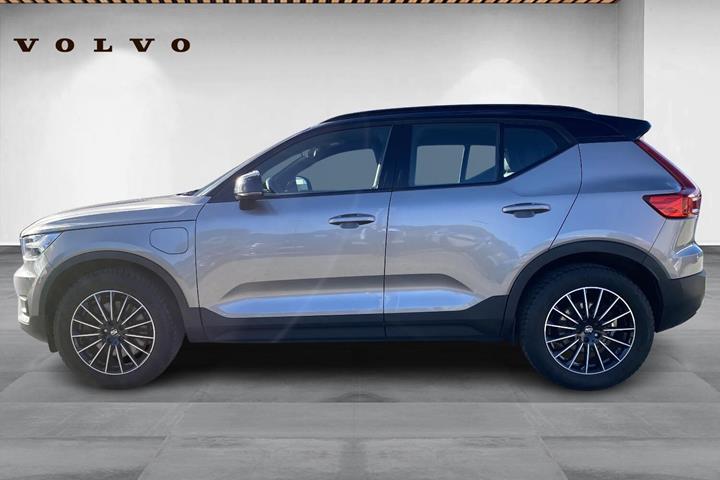 Beige Volvo XC40 fra 2021