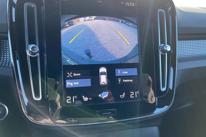 Beige Volvo XC40 fra 2021