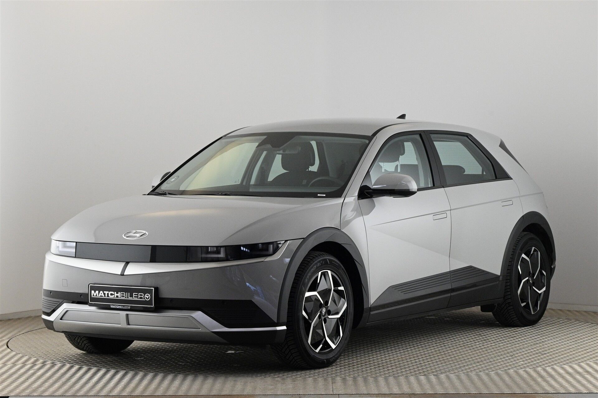Grå Hyundai Ioniq 5 fra 2023