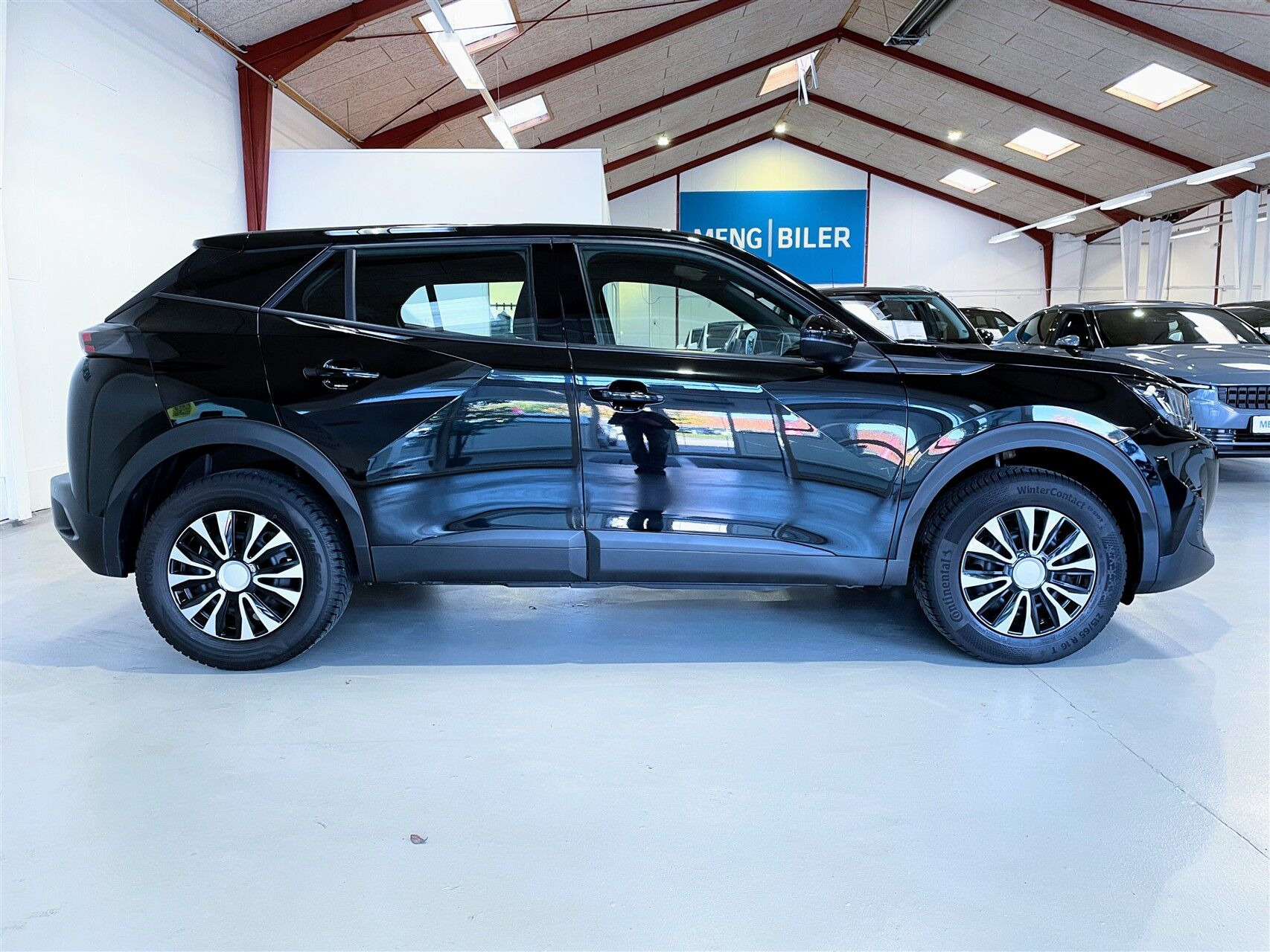 Sort Peugeot 2008 fra 2023