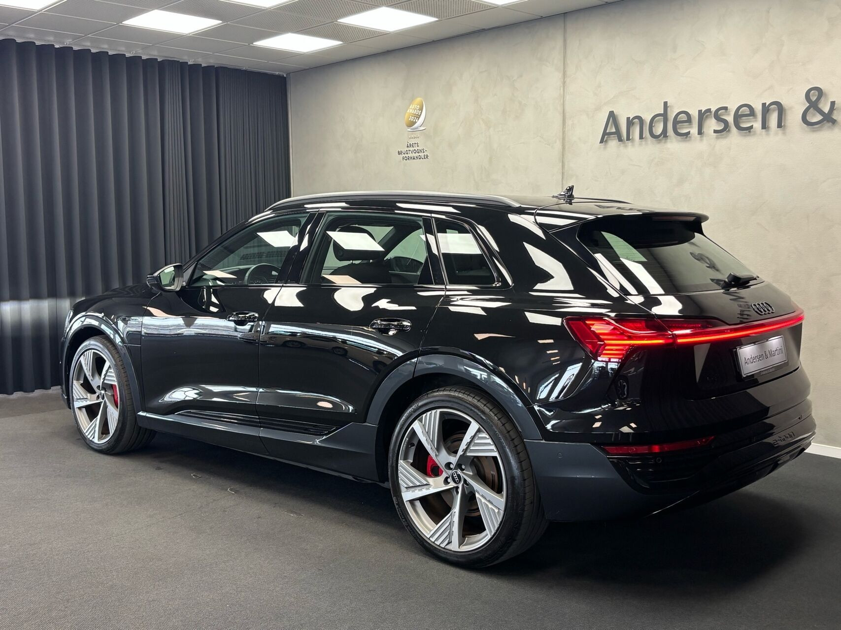 Sort Audi Q8 fra 2024