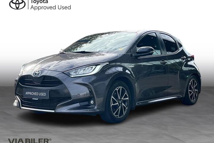 Grå Toyota Yaris fra 2020