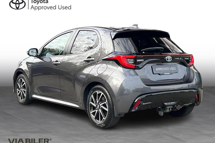 Grå Toyota Yaris fra 2020