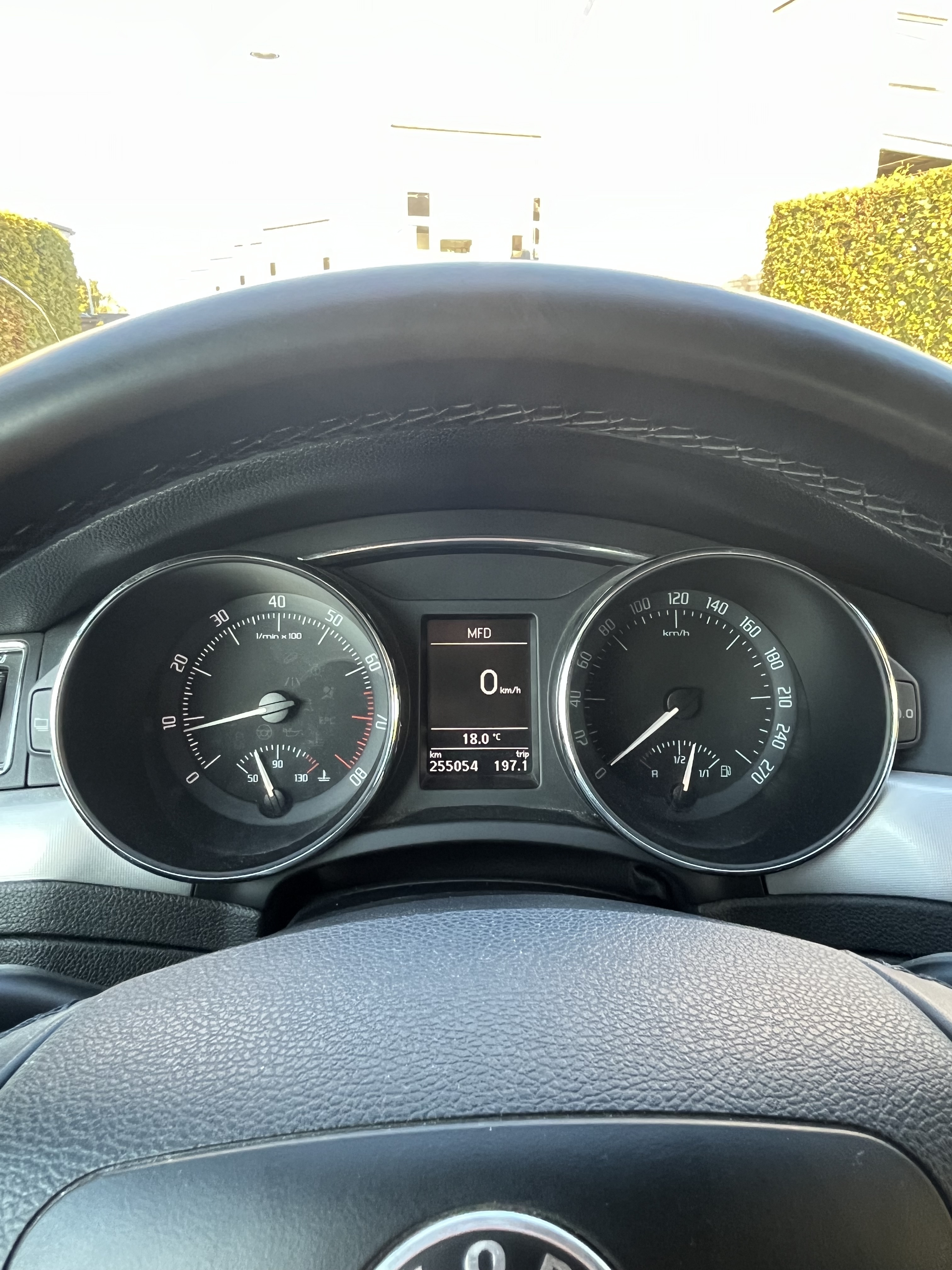 Brun Skoda SUPERB COMBI fra 2010