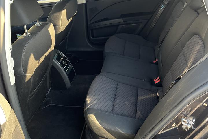 Brun Skoda SUPERB COMBI fra 2010