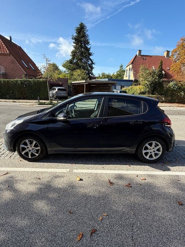 undefined Peugeot 208 fra 2016