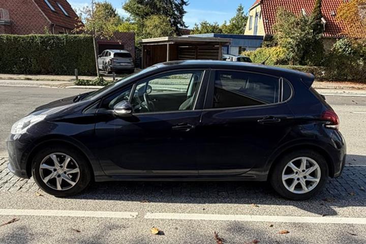 undefined Peugeot 208 fra 2016