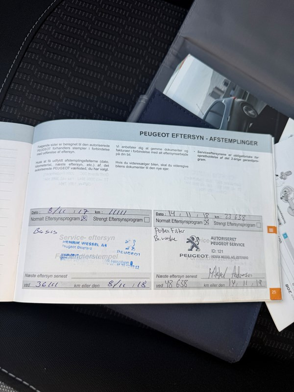 undefined Peugeot 208 fra 2016