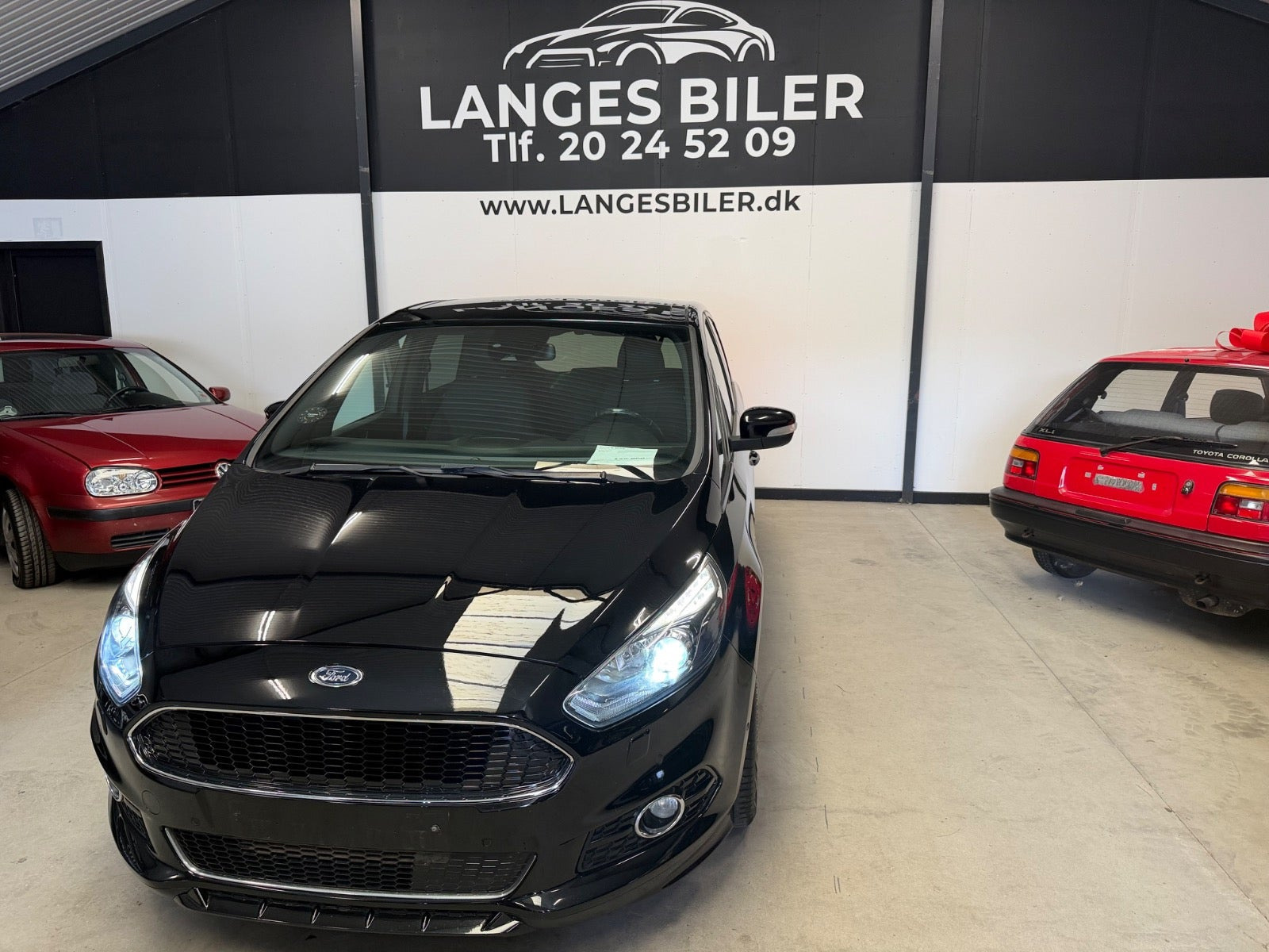 Sort Ford S-MAX fra 2019
