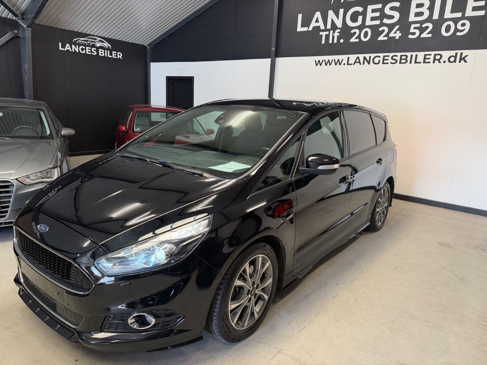 Sort Ford S-MAX fra 2019