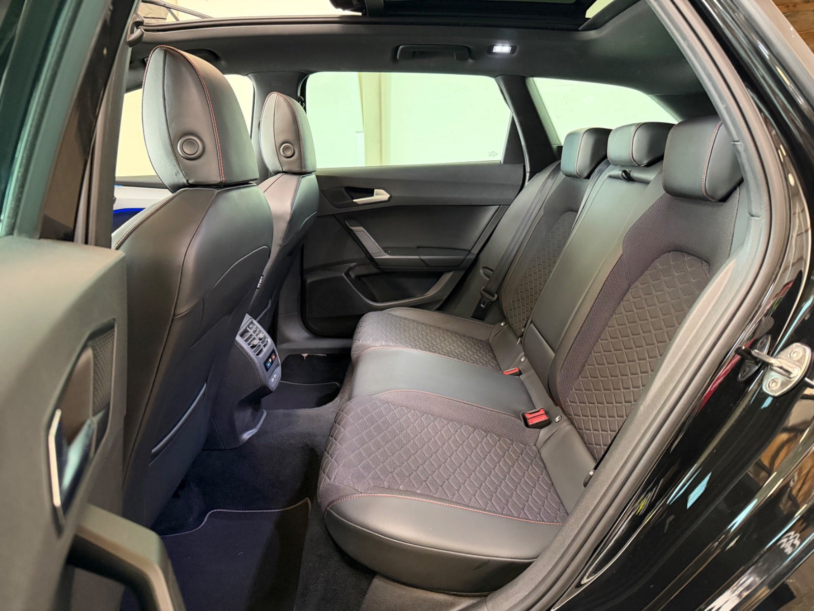 Sort Seat Leon fra 2021