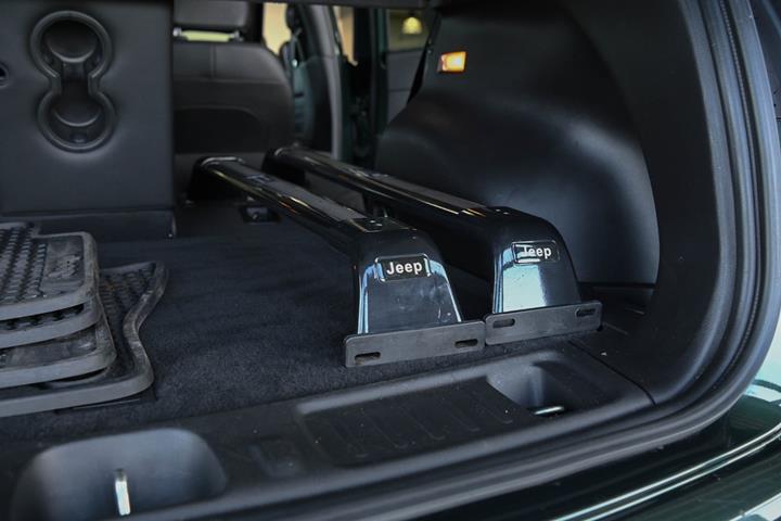 Grøn Jeep Compass fra 2021