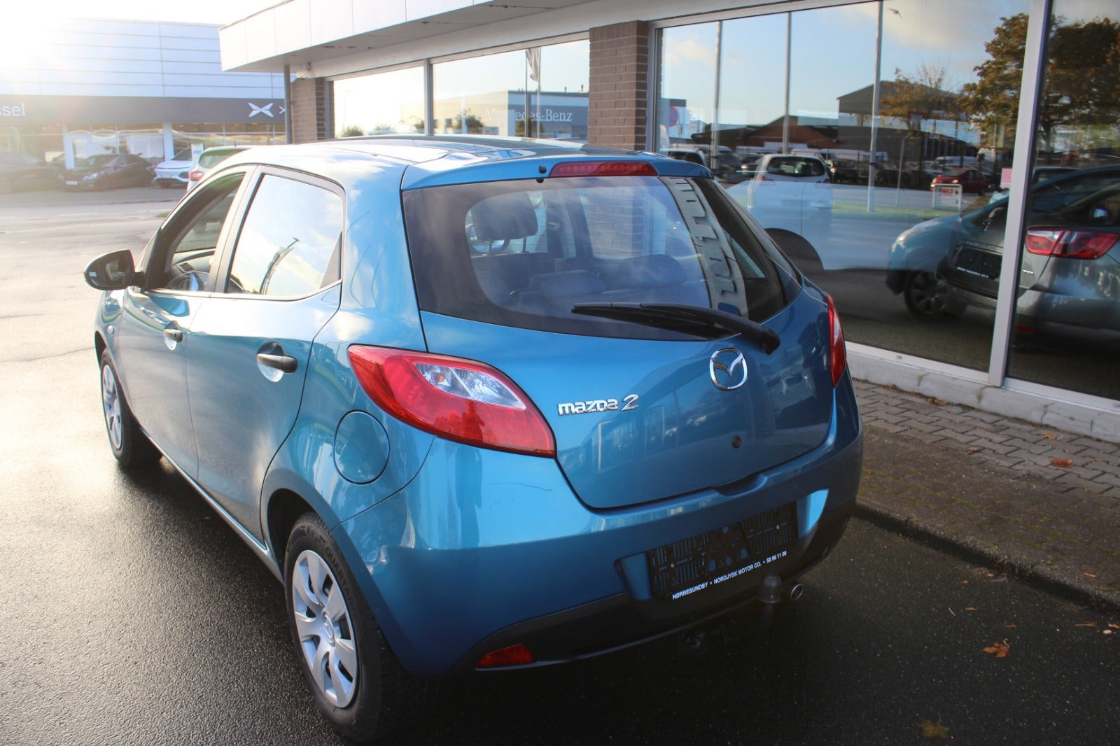 Blå Mazda 2 fra 2014