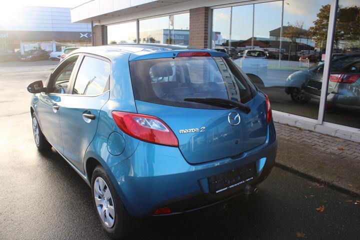 Blå Mazda 2 fra 2014
