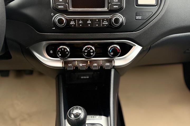 undefined Kia Rio fra 2014