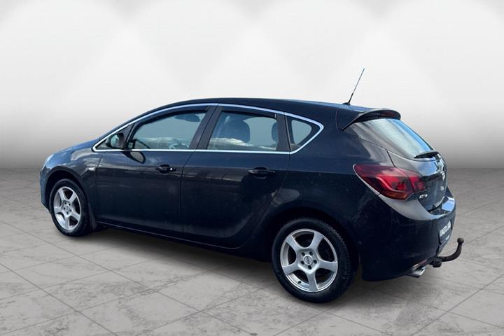 undefined Opel Astra fra 2011