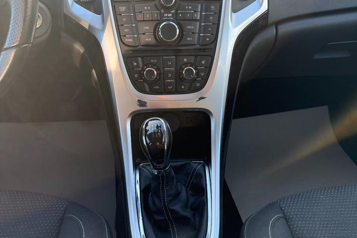 undefined Opel Astra fra 2011