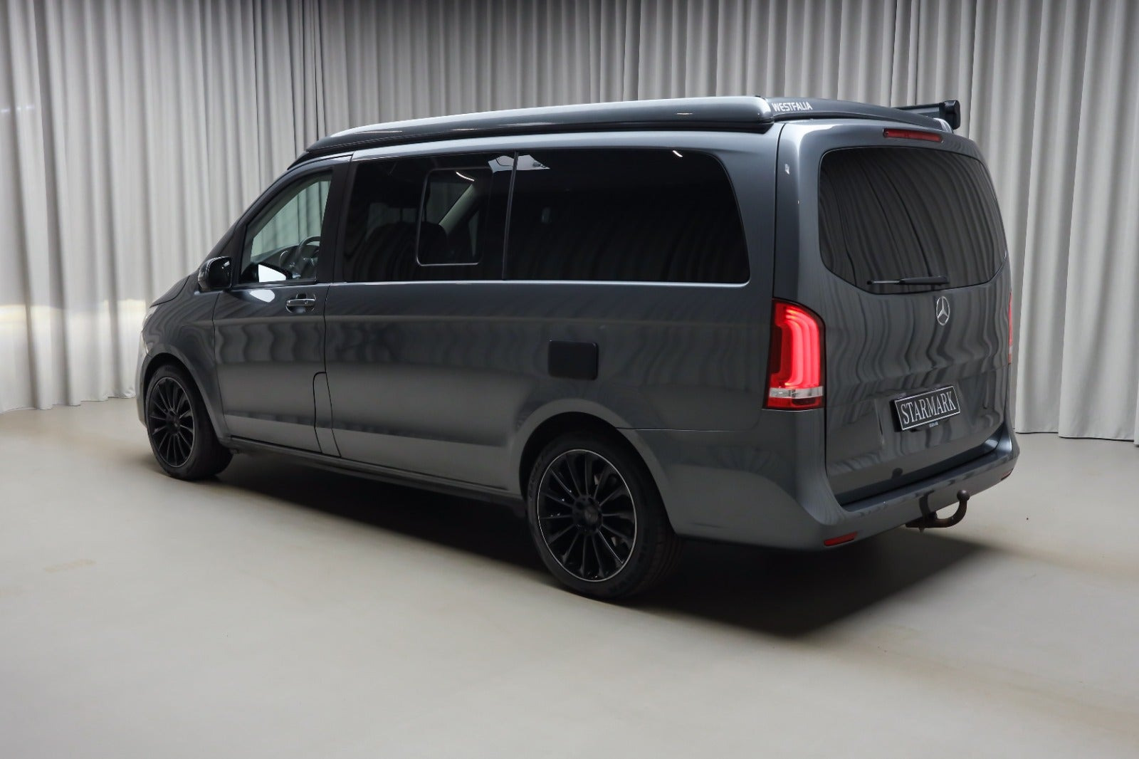Grå Mercedes V250 d fra 2019