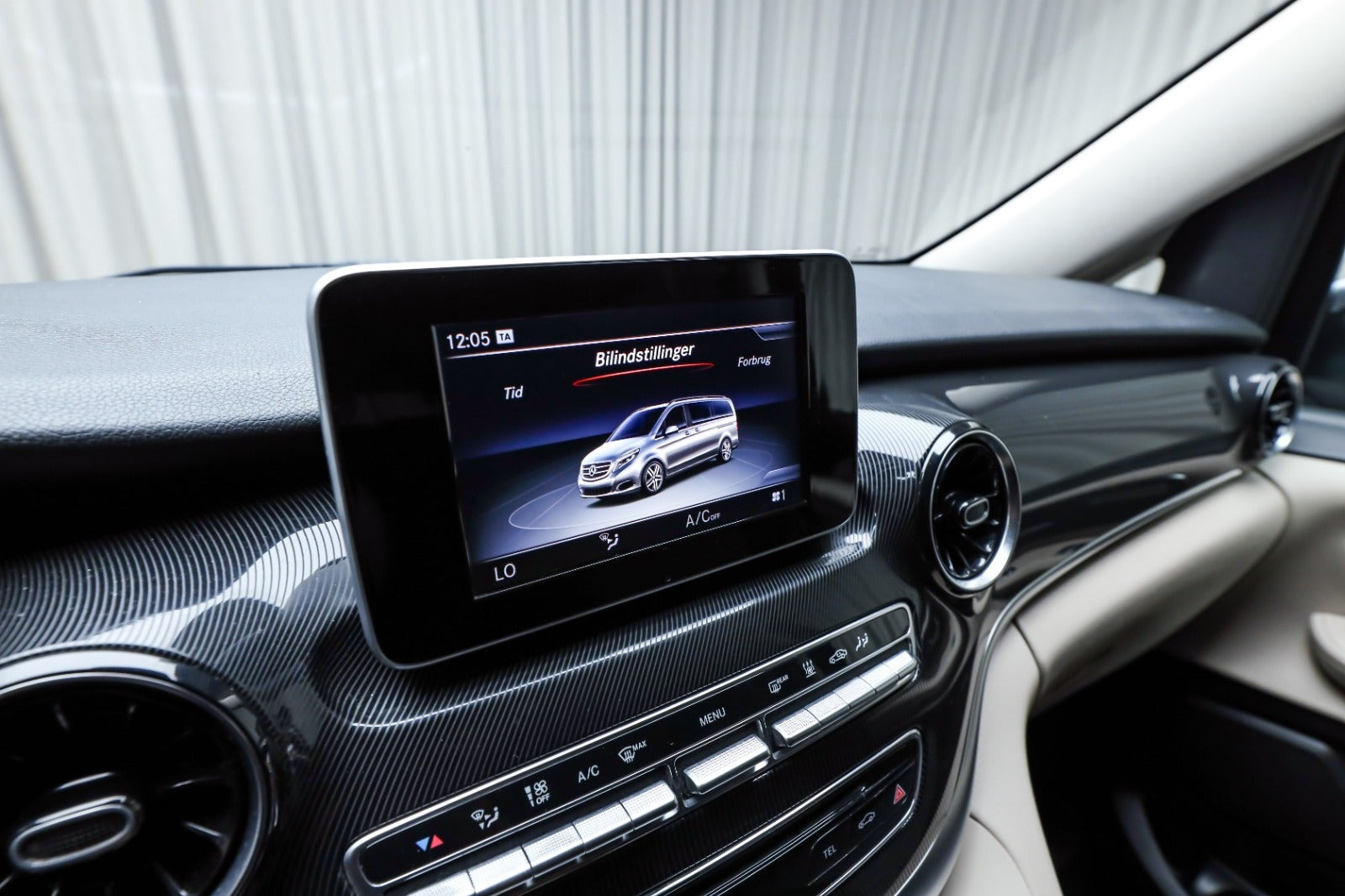 Grå Mercedes V250 d fra 2019