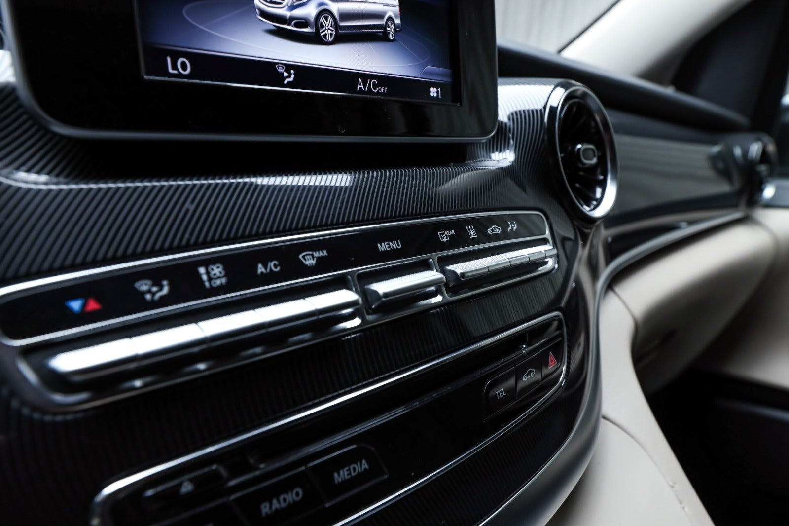 Grå Mercedes V250 d fra 2019