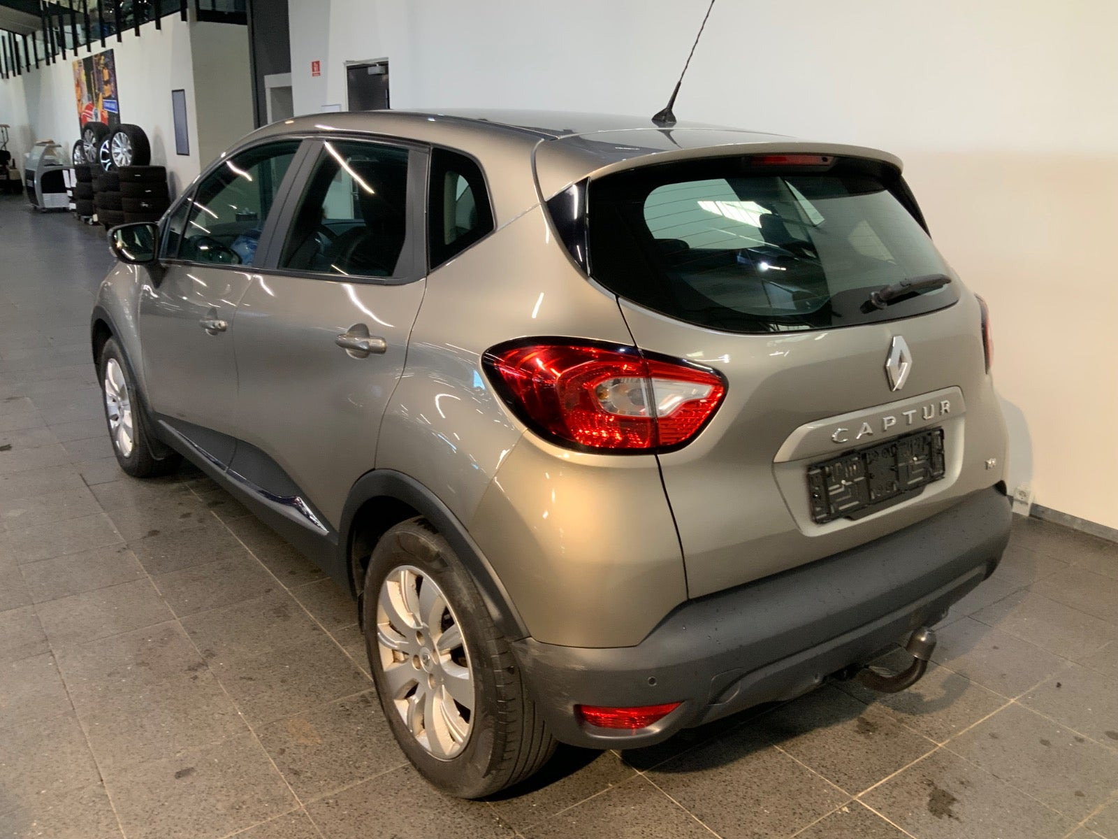 Beige Renault Captur fra 2013