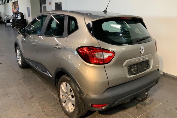 Beige Renault Captur fra 2013