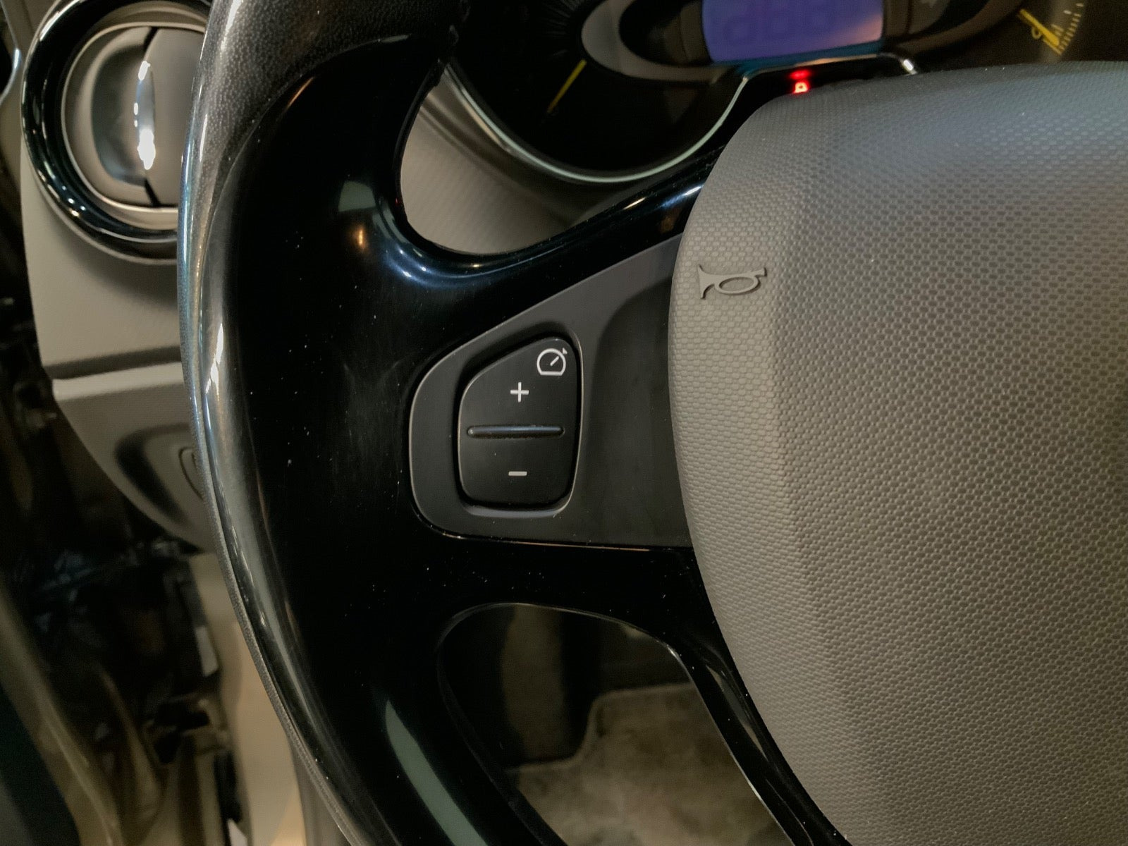 Beige Renault Captur fra 2013